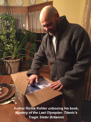 Richie Kohler unboxing Mystery of the Last Olympian 2w